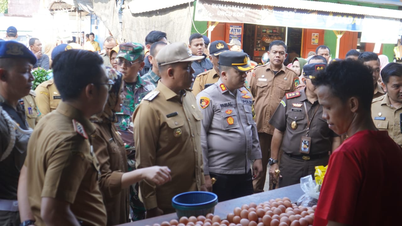 Jelang Idul Fitri Pj. Bupati Langkat Sidak Pasar, Bulog Dan SPBU