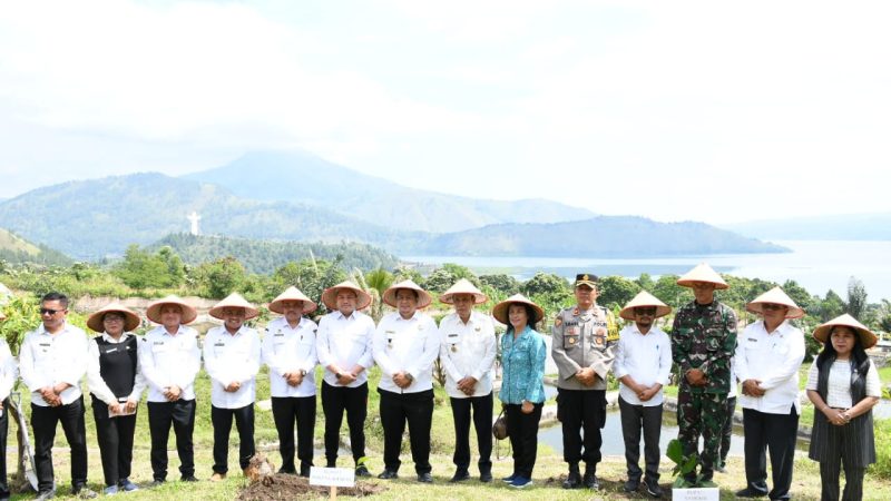 Kabupaten Samosir Suplai Ikan dan Bawang Pakpak Bharat, Bupati Samosir Teken Kesepakatan Dengan Bupati Pakpak Bharat 