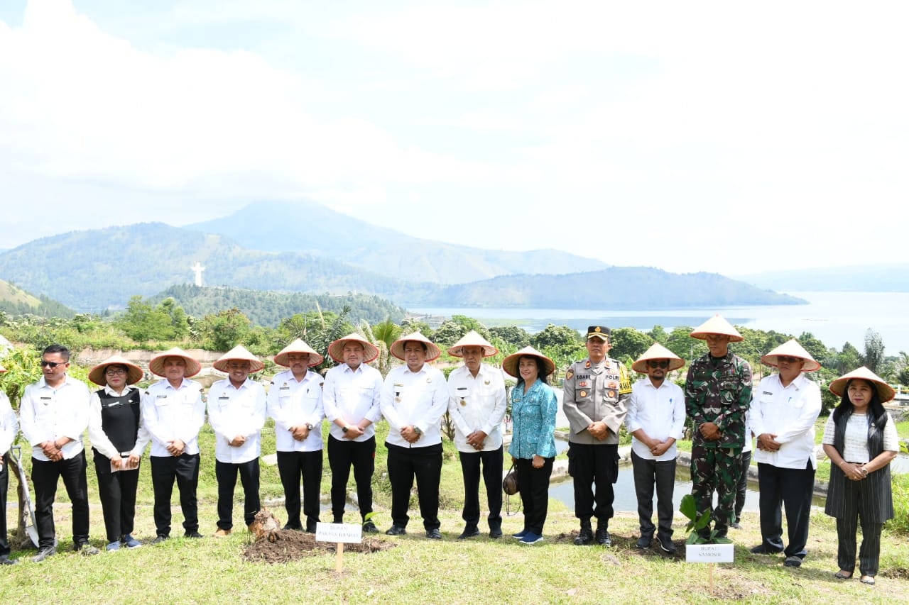 Kabupaten Samosir Suplai Ikan dan Bawang Pakpak Bharat, Bupati Samosir Teken Kesepakatan Dengan Bupati Pakpak Bharat 