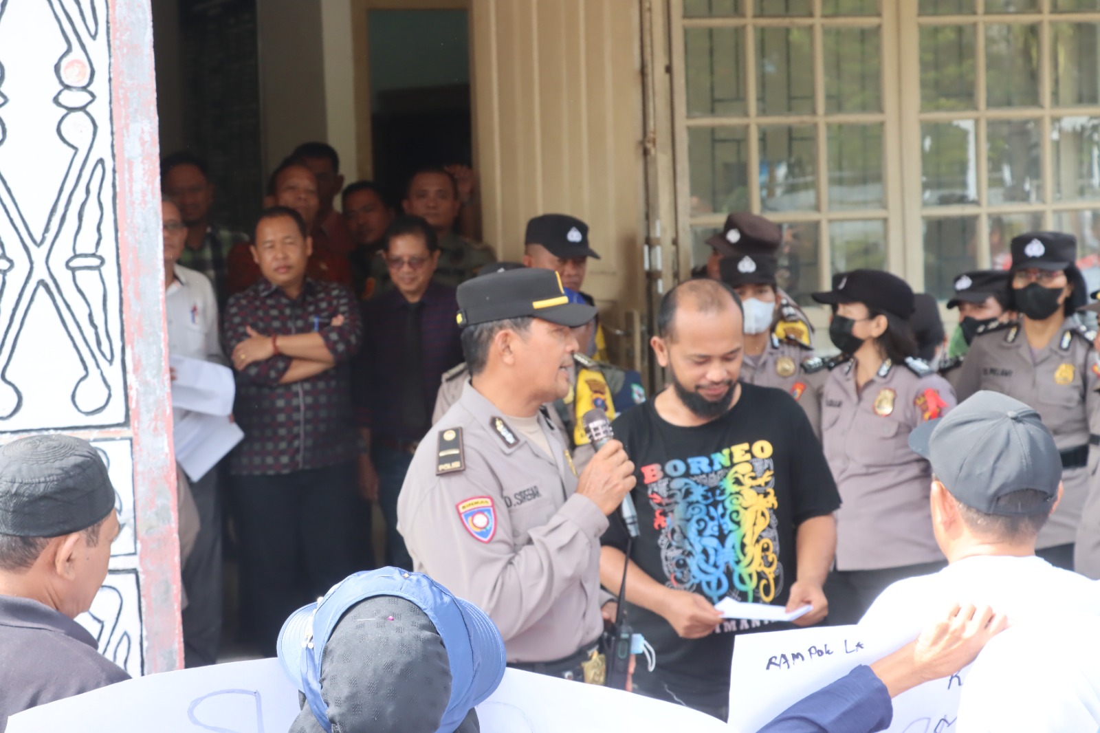 Polres Pematangsiantar Laksanakan Pengamanan Unras Arwana di Kantor DPRD Siantar