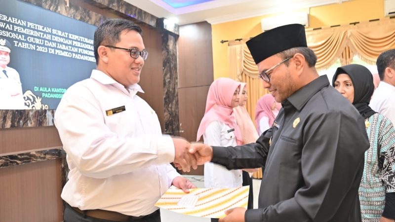 Pj. Wali Kota Padangsidimpuan Serahkan SK P3K Formasi 2023