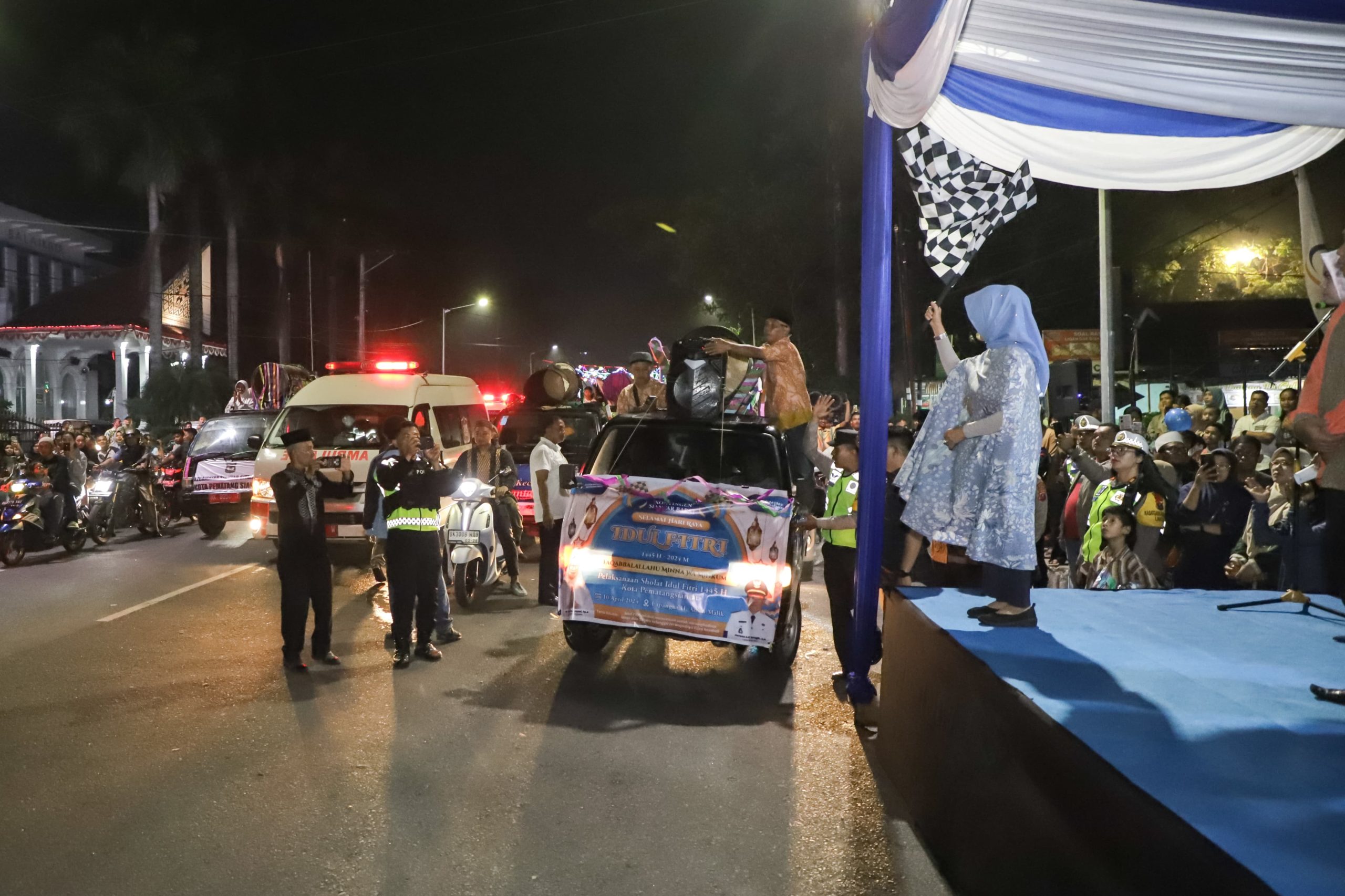 Wali Kota Didampingi Ketua Dekranasda dan Kapolres Kota Pematangsiantar Bersama Unsur Forkopimda Plus Lepas Pawai Takbir Keliling Malam Idul Fitri 1 Syawal 1445 H
