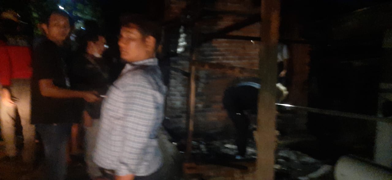Adanya Laporan Kebakaran di Gang Kelinci, Polsek Siantar Martoba Respon Cepat dan Olah TKP