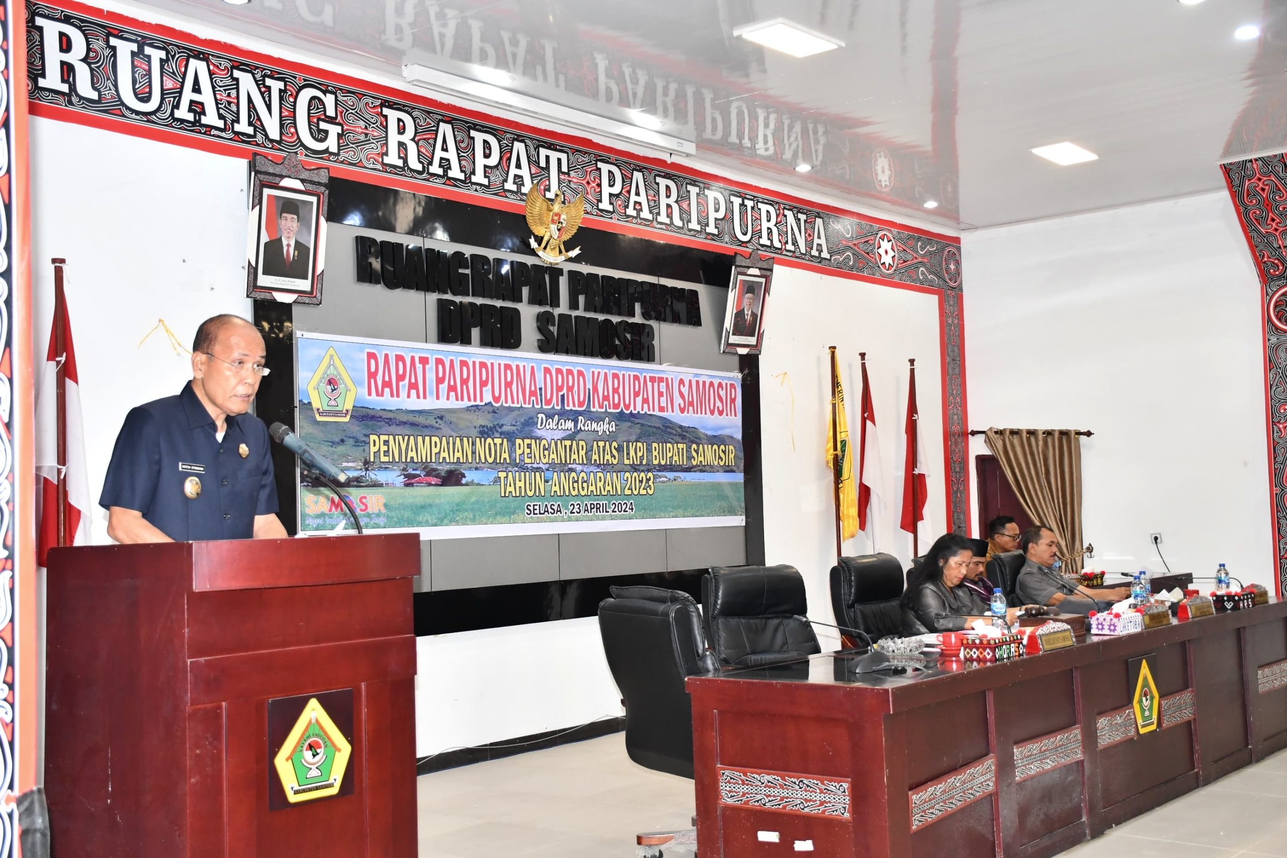 Pemkab Samosir Bersama DPRD Bahas LKPJ 2023, Wabub Martua Sitanggang Sampaikan Nota Pengantar 