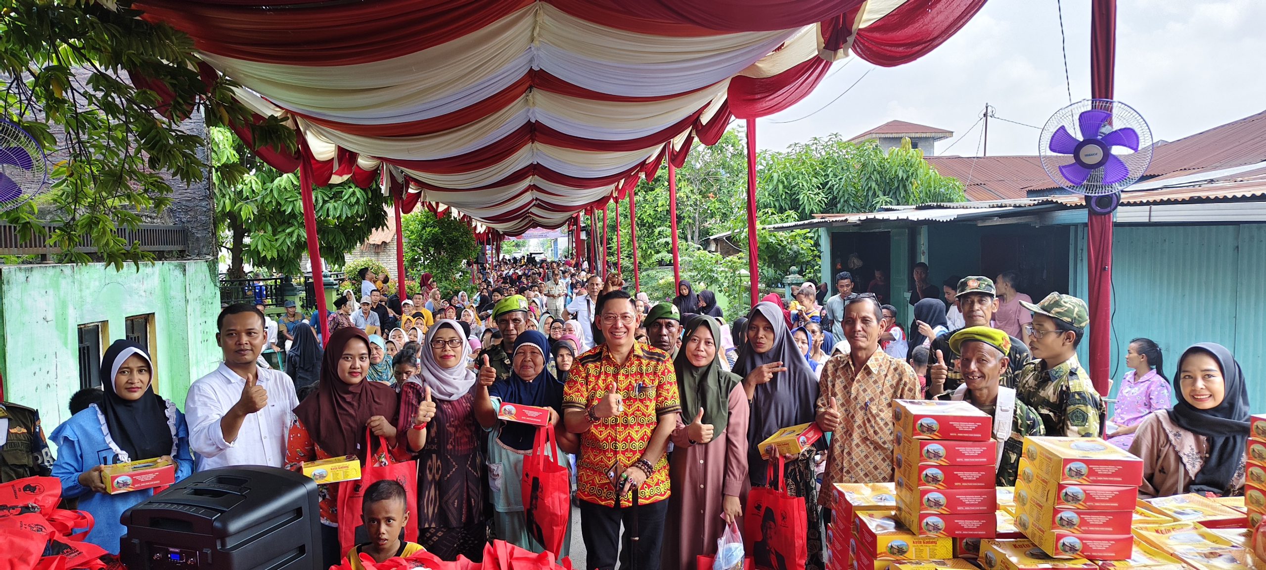 Wong Chun Sen Menghimbau Warga Kelurahan Mabar Tidak Buang Sampah Sembarangan 