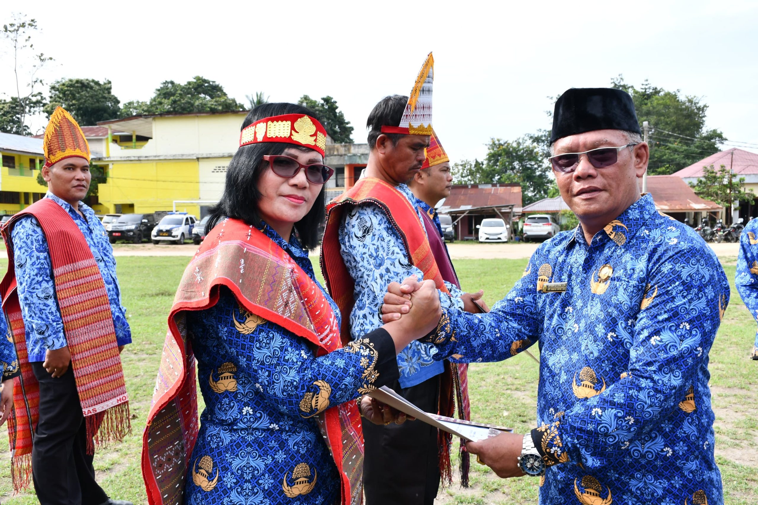 Peringati Hari Pendidikan Nasional 2024, Pemkab Samosir Berikan Penghargaan Kepada Sekolah Dengan Capaian Literasi dan Numerasi Terbaik