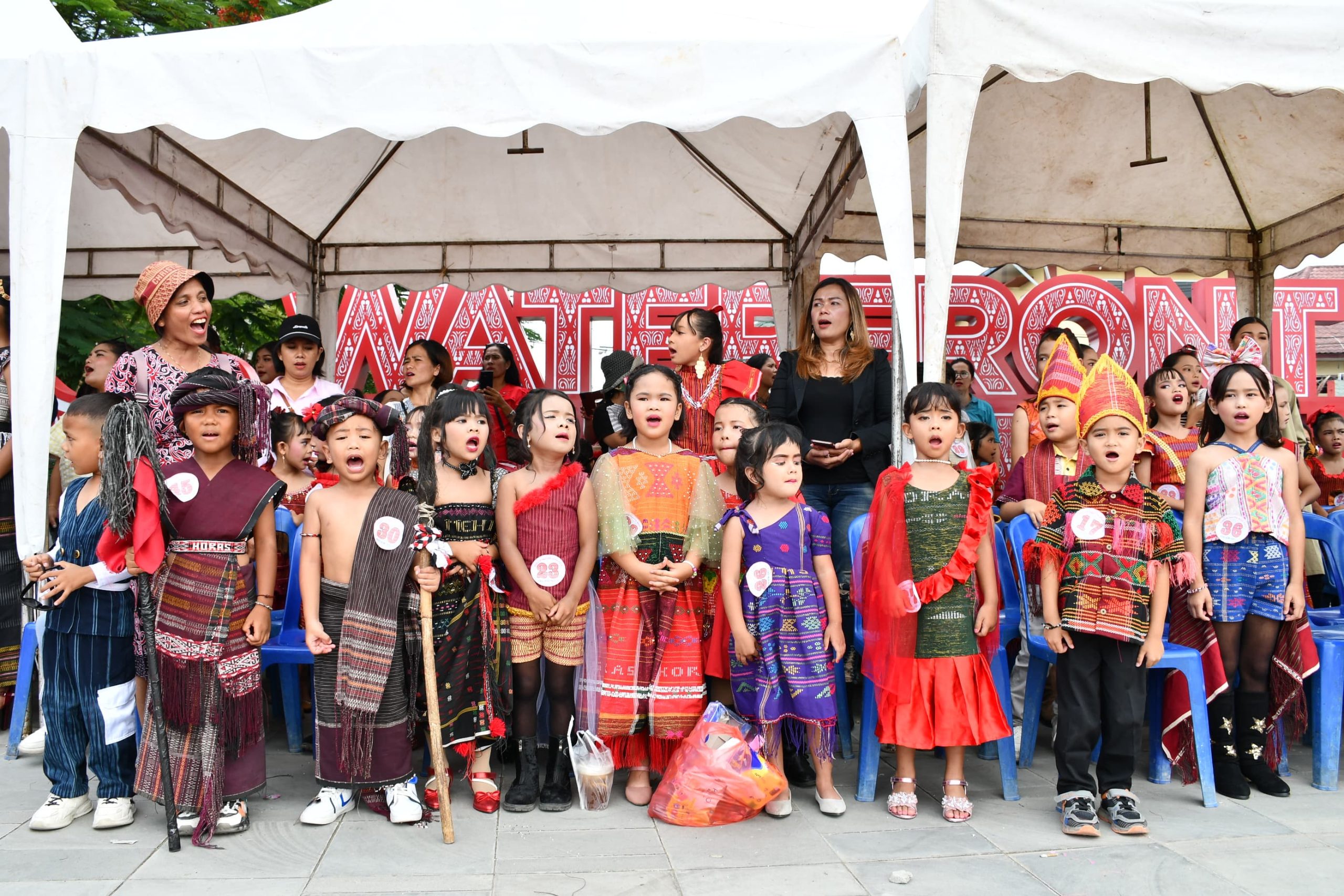 Semarakkan Event Trail Of The King, Pemkab Samosir Adakan Pagelaran Seni Budaya Fashion Show