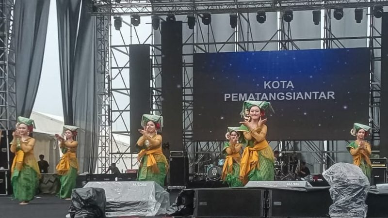 Lancang Kuning Carnaval Raker Komwil 1 APEKSI 2024 Dimeriahkan Persembahan Tarian dari Kota Pematangsiantar