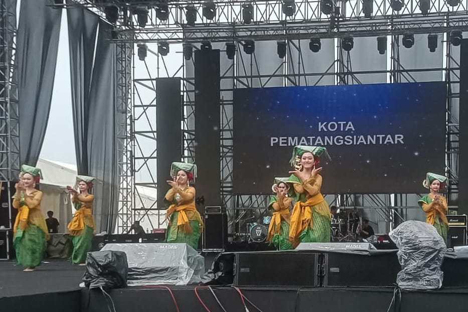 Lancang Kuning Carnaval Raker Komwil 1 APEKSI 2024 Dimeriahkan Persembahan Tarian dari Kota Pematangsiantar