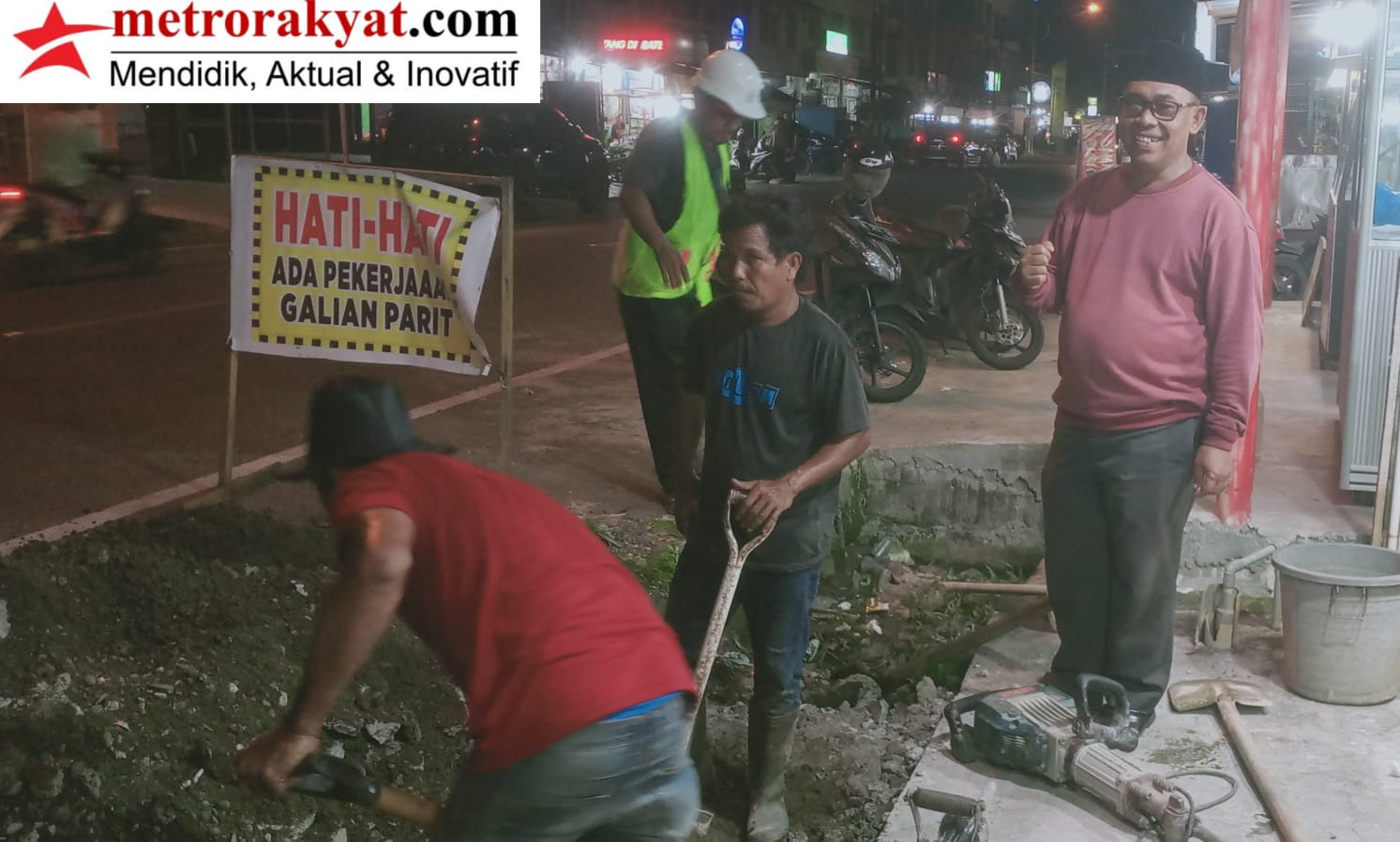 Drenase Jalan Manek Roo Mulai di Perbaiki, Keuchik Kuta Padang Apresiasi PUPR Aceh Barat