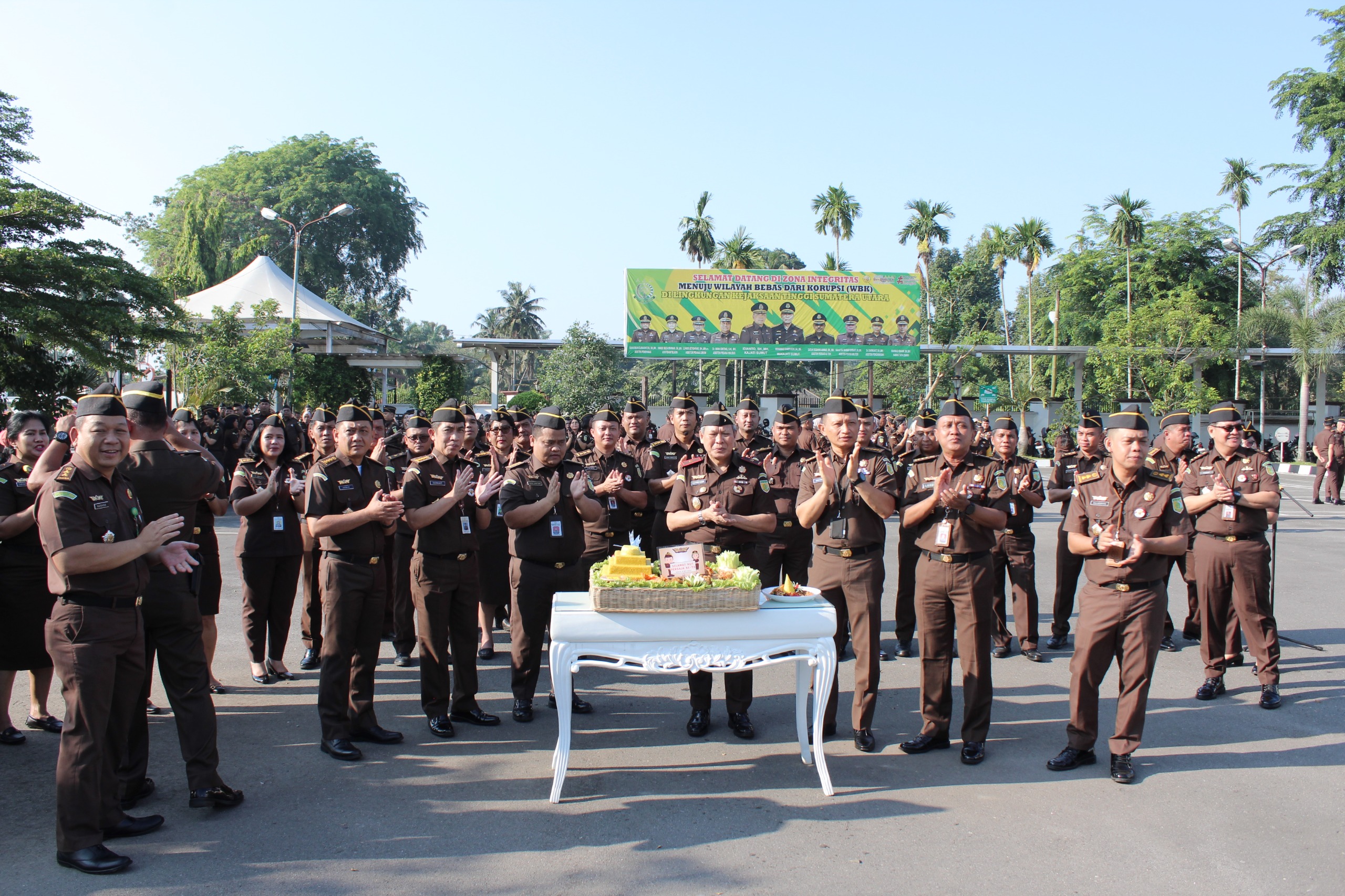Apel Pagi HUT Persaja yang ke-73 Dirangkai Dengan Pemotongan Tumpeng, Jaksa Agung : Persaja Dukung Transformasi Penegakan Hukum Modern