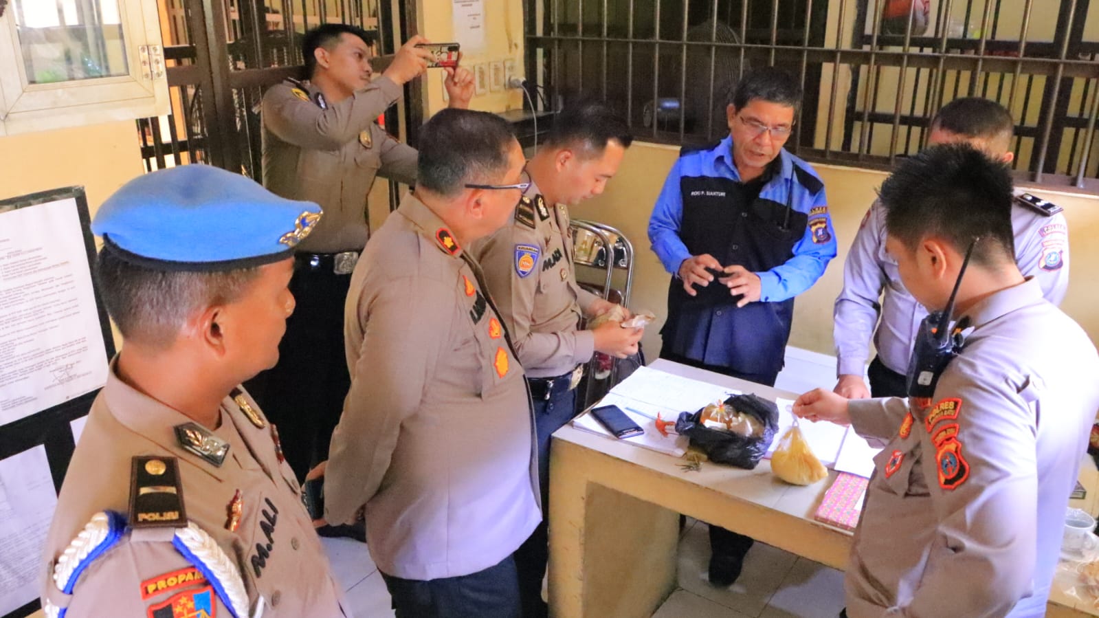 Wakapolres Labuhanbatu Memeriksa k Perlengkapan Rumah Tahanan Polres Labuhanbatu