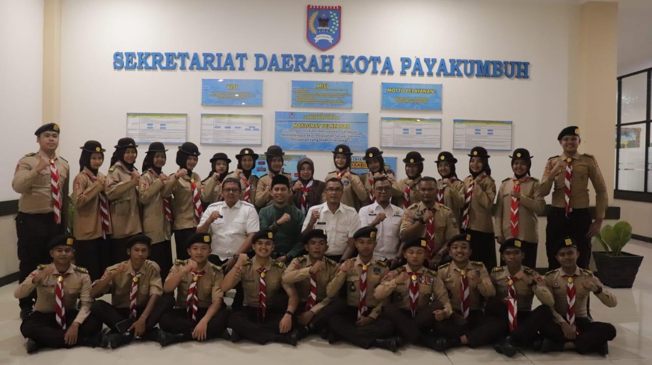 Ketua Kwatir Cabang 0314 Gerakan Pramuka Kota Payakumbuh Bersama Ketua KPU