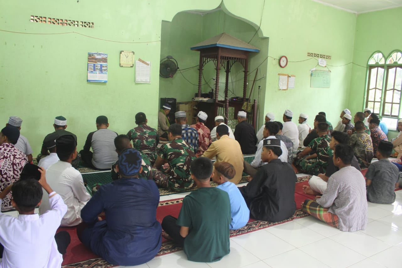 Satgas Selat Beting Wujudkan Binter dan Bintahwil  Dengan Sholat Berjamaah di Lokasi TMMD 120