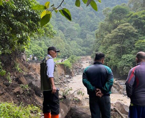 Gubernur Sumbar Beri Instruksi Langsung: Terima Semua Korban Bencana Galodo Tanpa Terkecuali