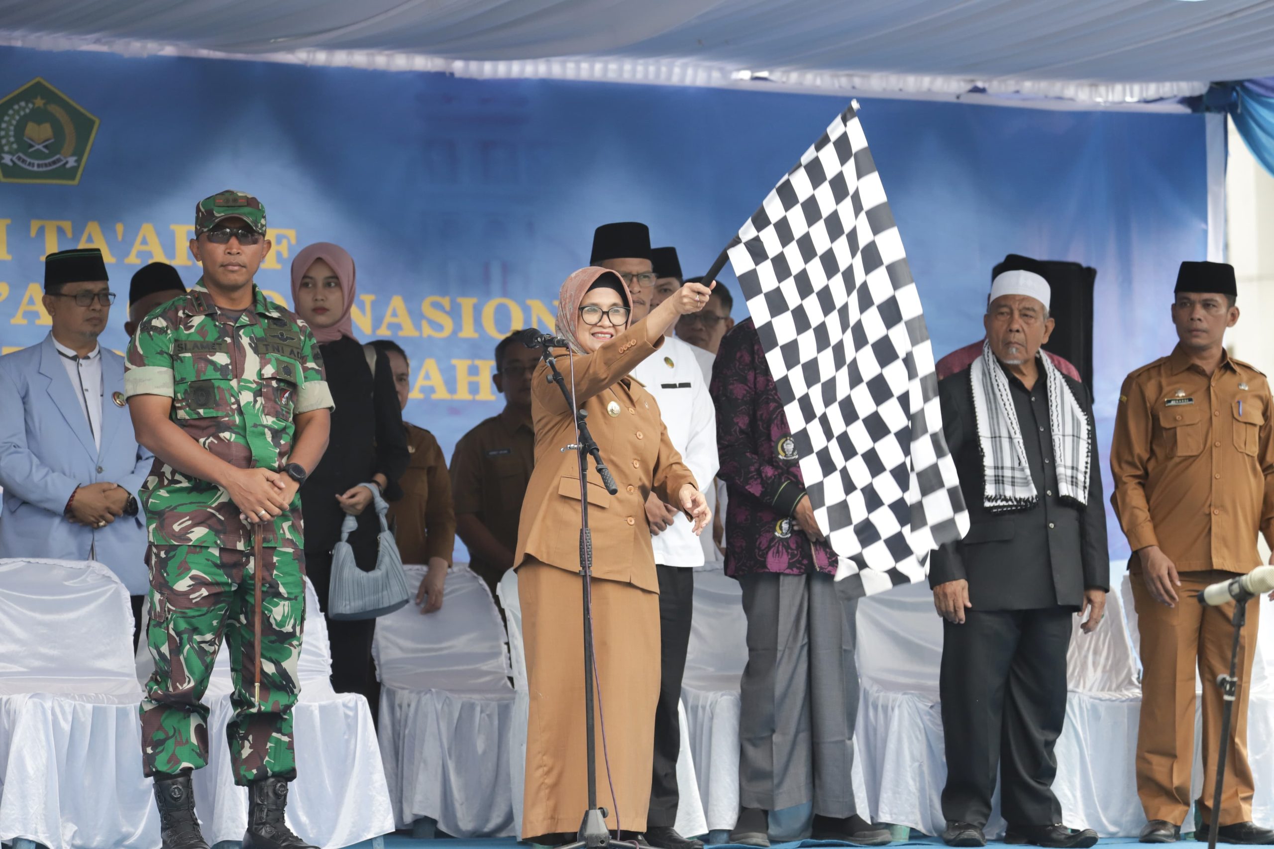 Wali Kota Lepas Pawai Ta’aruf Musabaqoh Tilawatil Quran Nasional Tingkat Kota Pematangsiantar ke-56 Tahun 2024