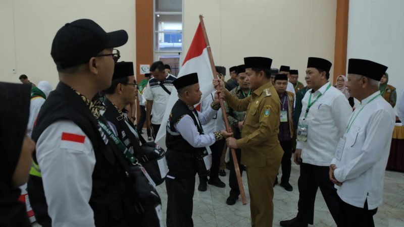 Pj Gubsu Bersama Bupati Asahan Lepas Jama’ah Calon Haji Kloter I