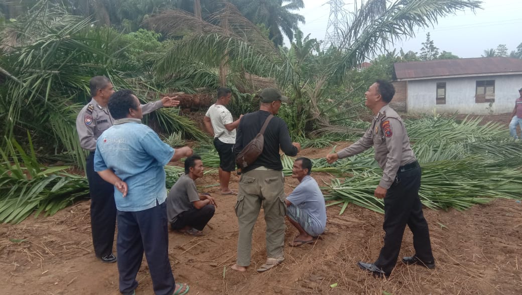Sat Binmas Polres Pematangsiantar Edukasi Kamtibmas Kondusif di Jalan Tambun Timur Siantar Martoba
