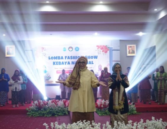 ASN Kota Pangkalpinang Jadi Model ‘Catwalk’ Event Fashion Show Kebaya Nasional Hari Kartini