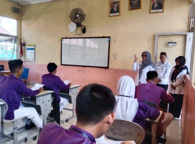 Pj Wali Kota Tinjau Pelaksanaan Ujian Nasional SD-SMP Di Kota Pangkalpinang