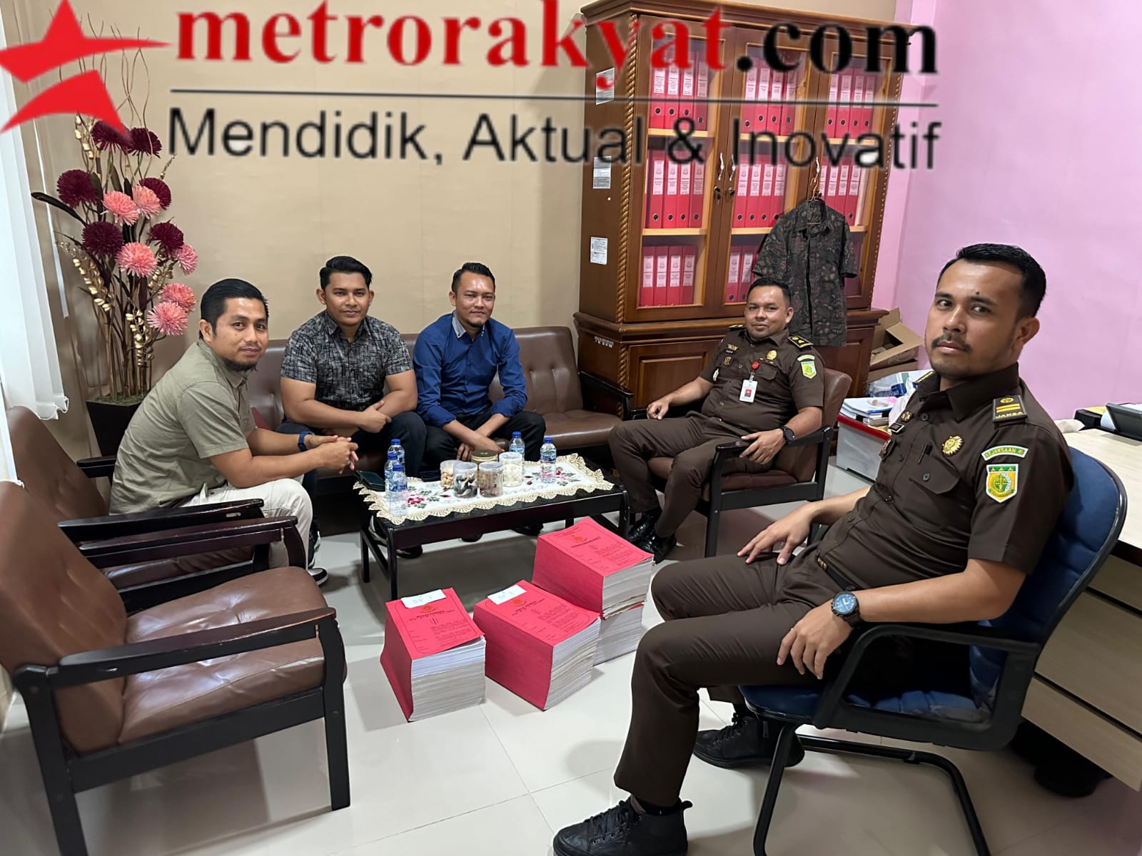 Pengiriman Berkas perkara Tahap I dan Penambahan tersangka Kasus Dugaan Korupsi Bibit Kedelai