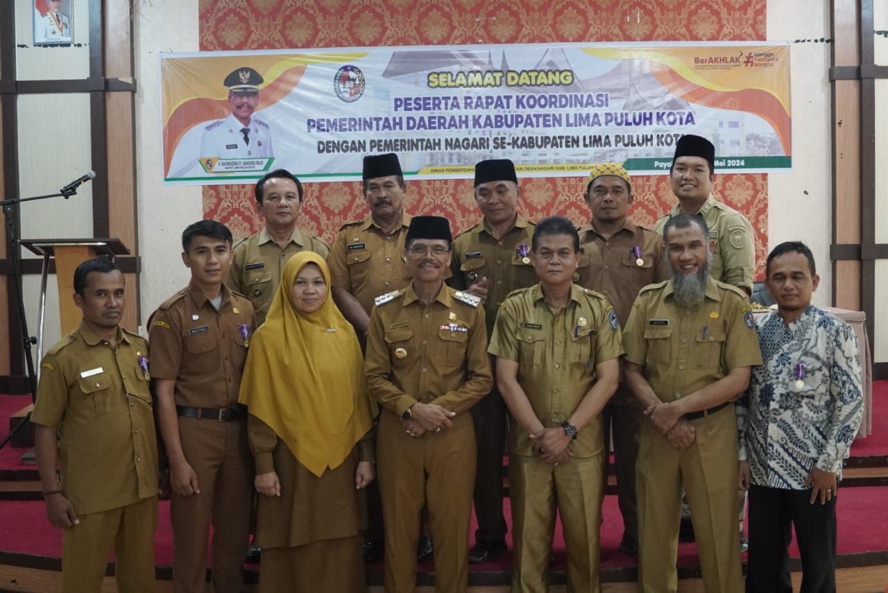Rakor Bersama Wali Nagari dan Bamus se Limapuluh Kota Bupati Berikan Penghargaan Kepada Sejumlah Nagari