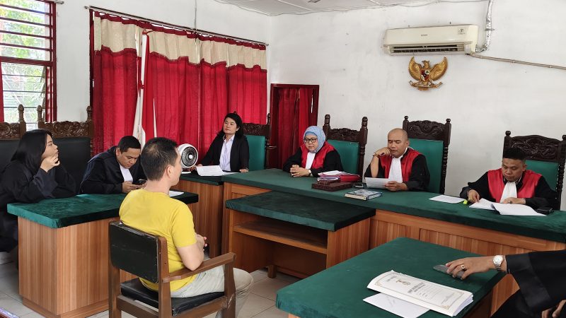 Asiong Bersama Penasehat Hukum Bermohon Putusan Bebas