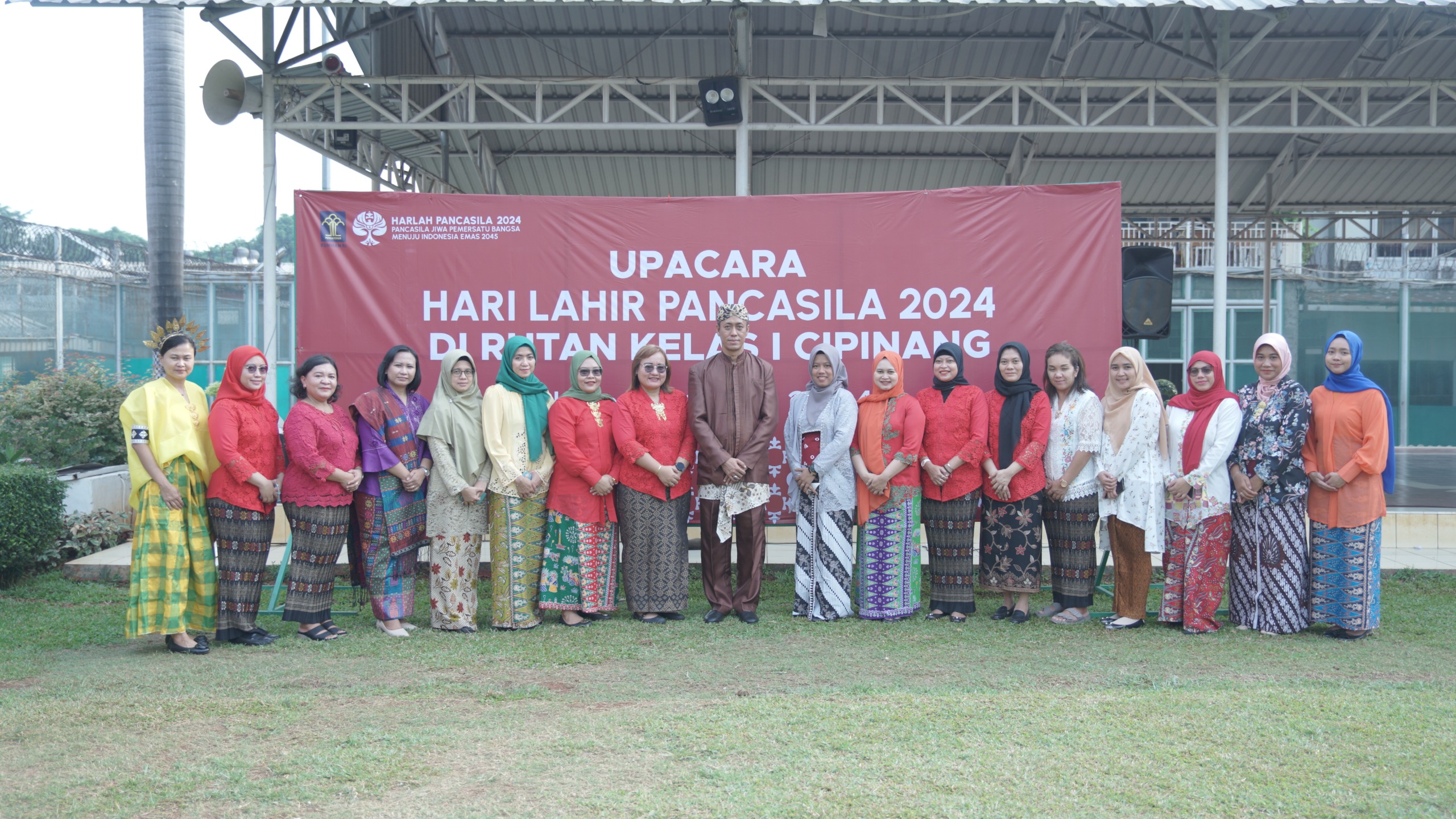 Kenakan Pakaian Adat, Sukarno Ali Pimpin Upacara Peringatan Hari Lahir Pancasila Tahun 2024