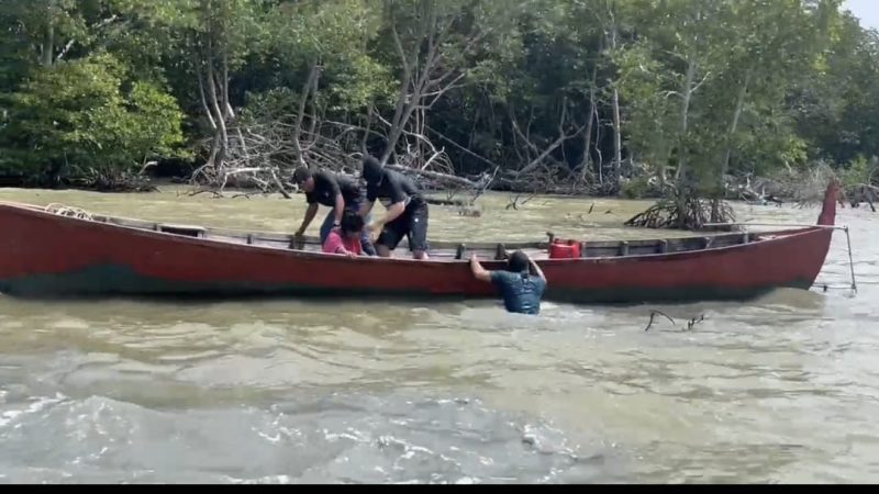 Tim F1QR Lanal TBA Tangkap Wanita Dalam Sampan Ditemukan Sabu 1 Kg