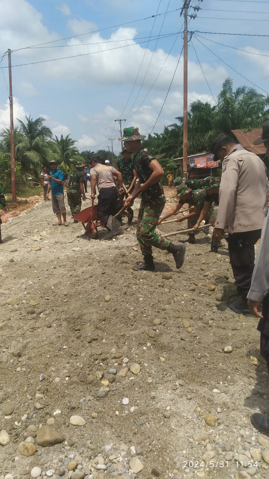 Secercah Asa Di Ujung Penantian Panjang Terwujud Lewat TMMD 