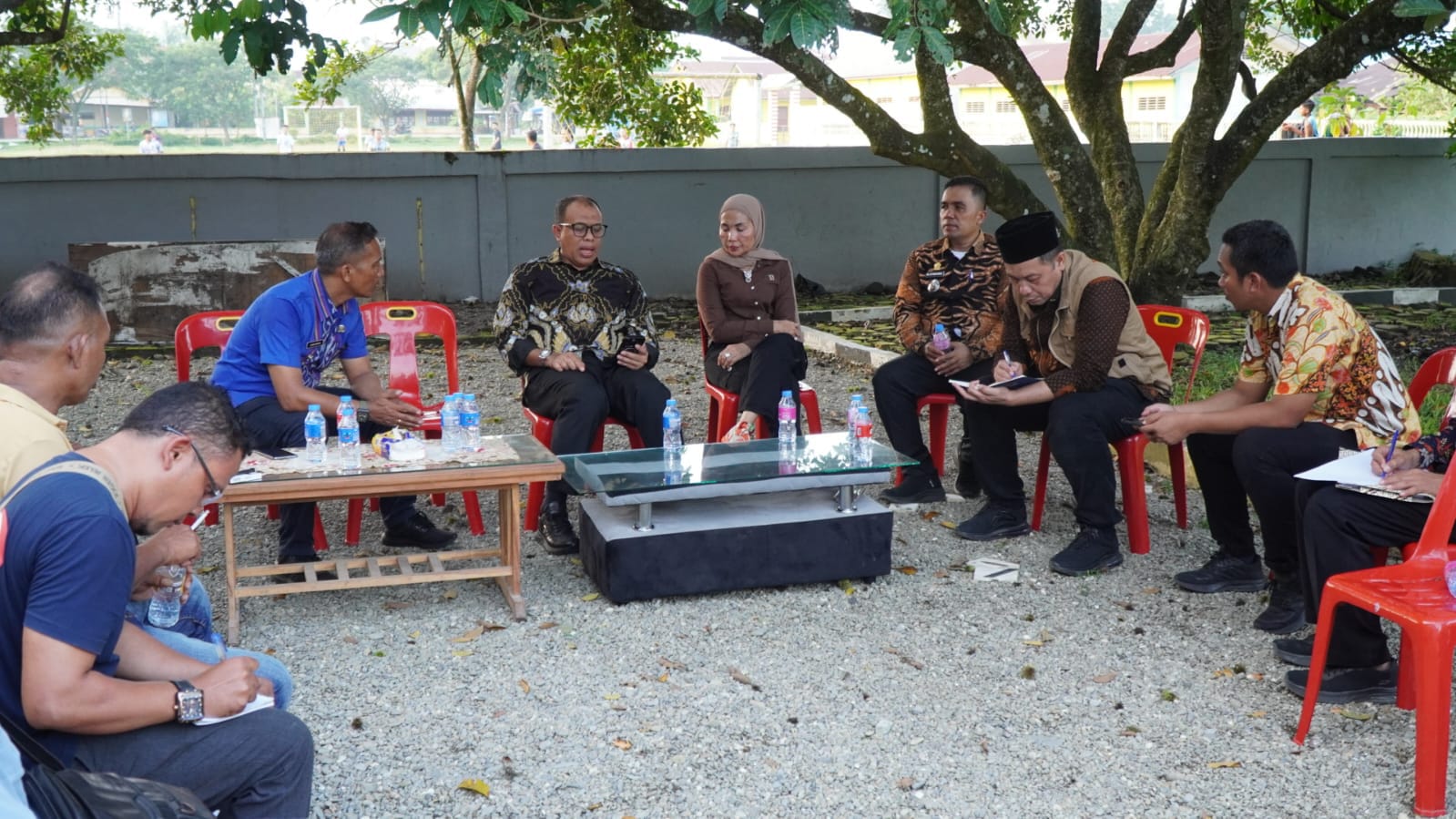 Pj. Bupati Langkat Meninjau Langsung “Titi Besi” Yang Roboh Di Batang Serangan