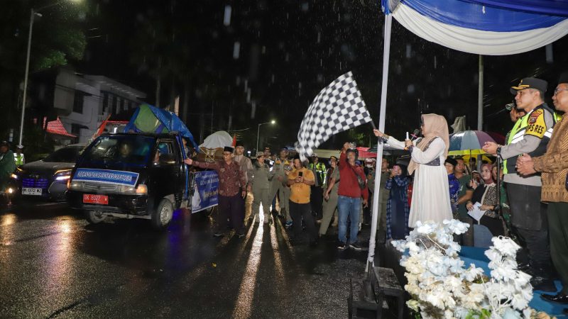 Sambut Hari Raya Idul Idha 1445 H/2024 M, Wali Kota Didampingi Ketua Dekranasda dan Unsur Forkopimda Lepas Peserta Takbir Keliling