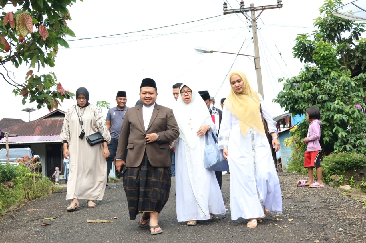 Bupati Tapsel Laksanakan Salat Iduladha Bersama Warga Tanjung Dolok
