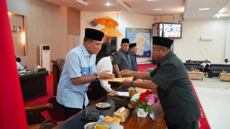 DPRD Kab.Langkat Rapat Paripurna Dengarkan Jawaban Pj Bupati Langkat Terkait Ranperda APBD 2024