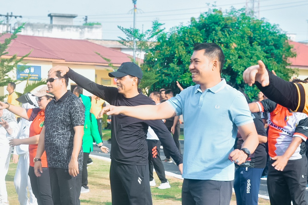 Ikut Sambut HUT Bhayangkara, Pj. Bupati Heri Hadiri Olahraga Bersama