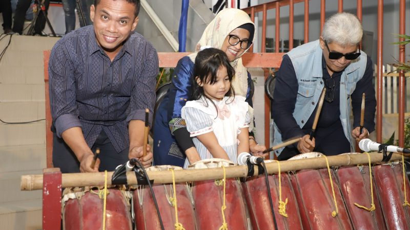 Wali Kota dr Bersama Ketua Dekranasda dan Sekda Buka Soft Opening Festival Seni Budaya Temu Tengah Kota Pematangsiantar