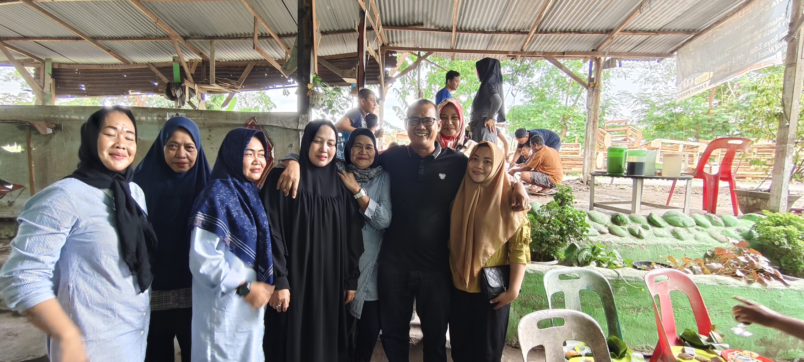 Antonius Tumanggor Saksikan Pemotongan Hewan Kurban di Jalan Speksi Kecamatan Medan Barat