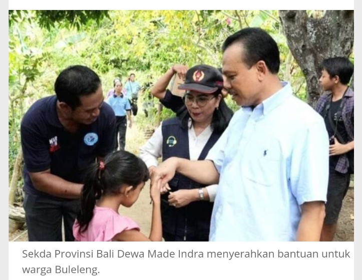 Serahkan Bantuan di Desa Bondalem Tejakula Buleleng, Pemprov Bali Beri Perhatian bagi Masyarakat 