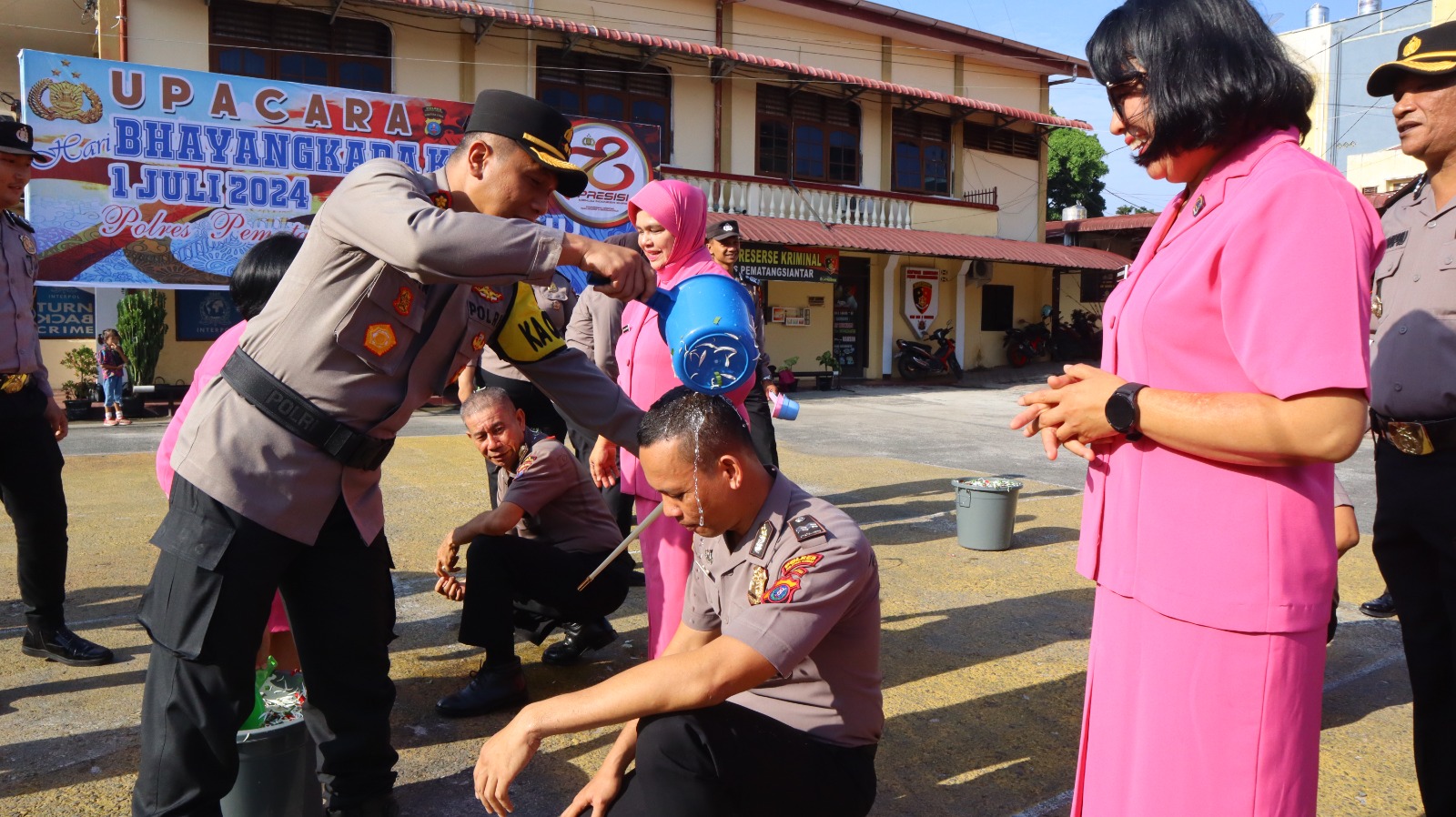 Kapolres Pematangsiantar Pimpin Upacara Kenaikan Pangkat 19 Personil Periode 1 Juli Tahun 2024