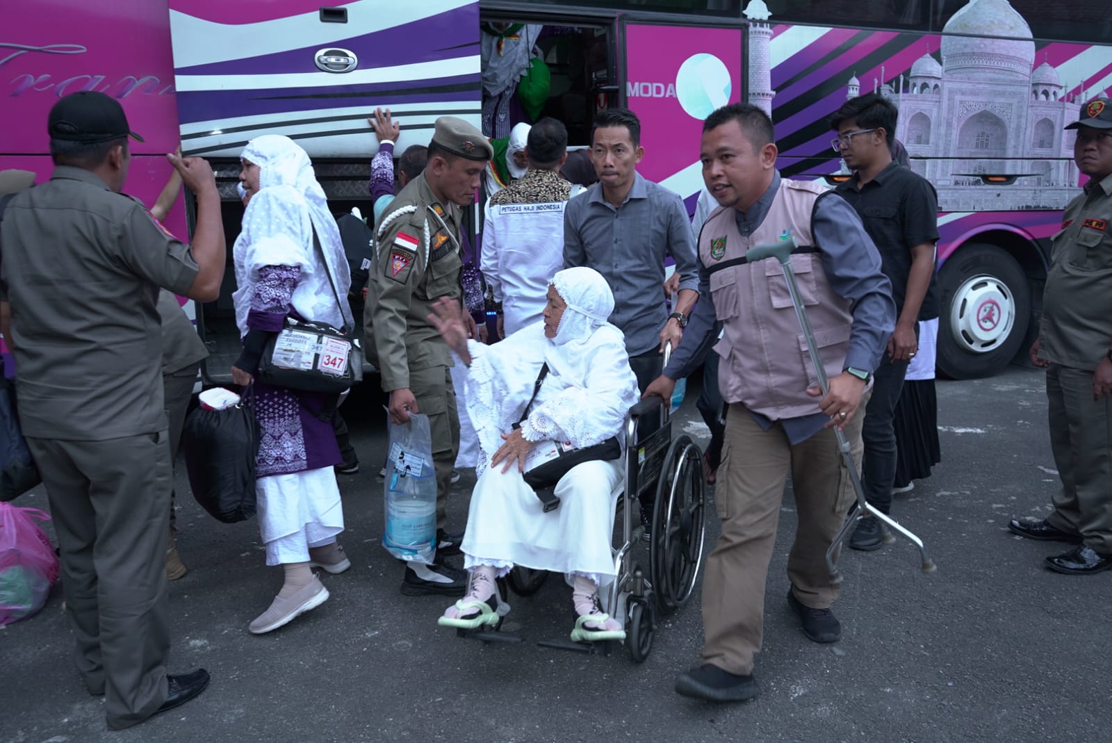Bupati Asahan Sambut Kepulangan Jamaah Haji Kloter 14 Kabupaten Asahan