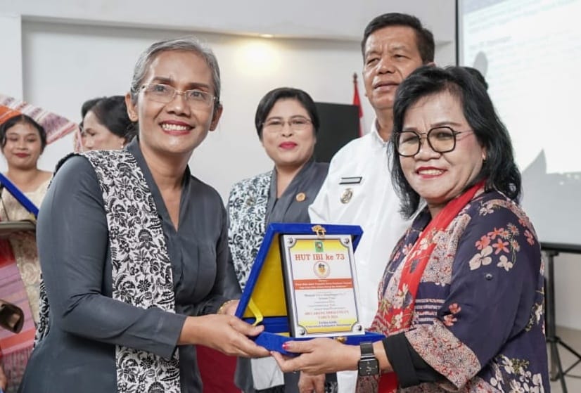 Hadiri HUT IBI, Bupati Simalungun Minta Para Bidan Untuk Bekerja dan Memberikan Pelayanan dengan Tulus