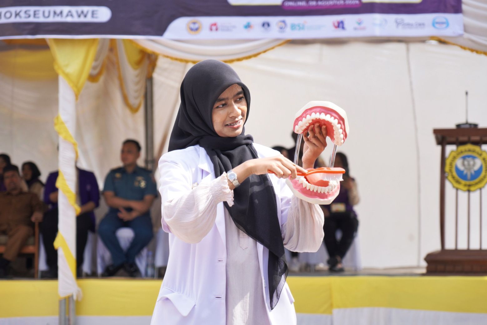 PDGI Gandeng PT PIM Peringati World Oral Health Day, Edukasi Siswa Belajar Cara Sikat Gigi