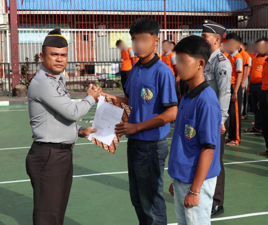 Berkah Hari Anak Nasional Tahun 2024, 2 orang Anak Binaan Rutan Kelas IIB Tarutung mendapatkan Pengurangan Masa Pidana