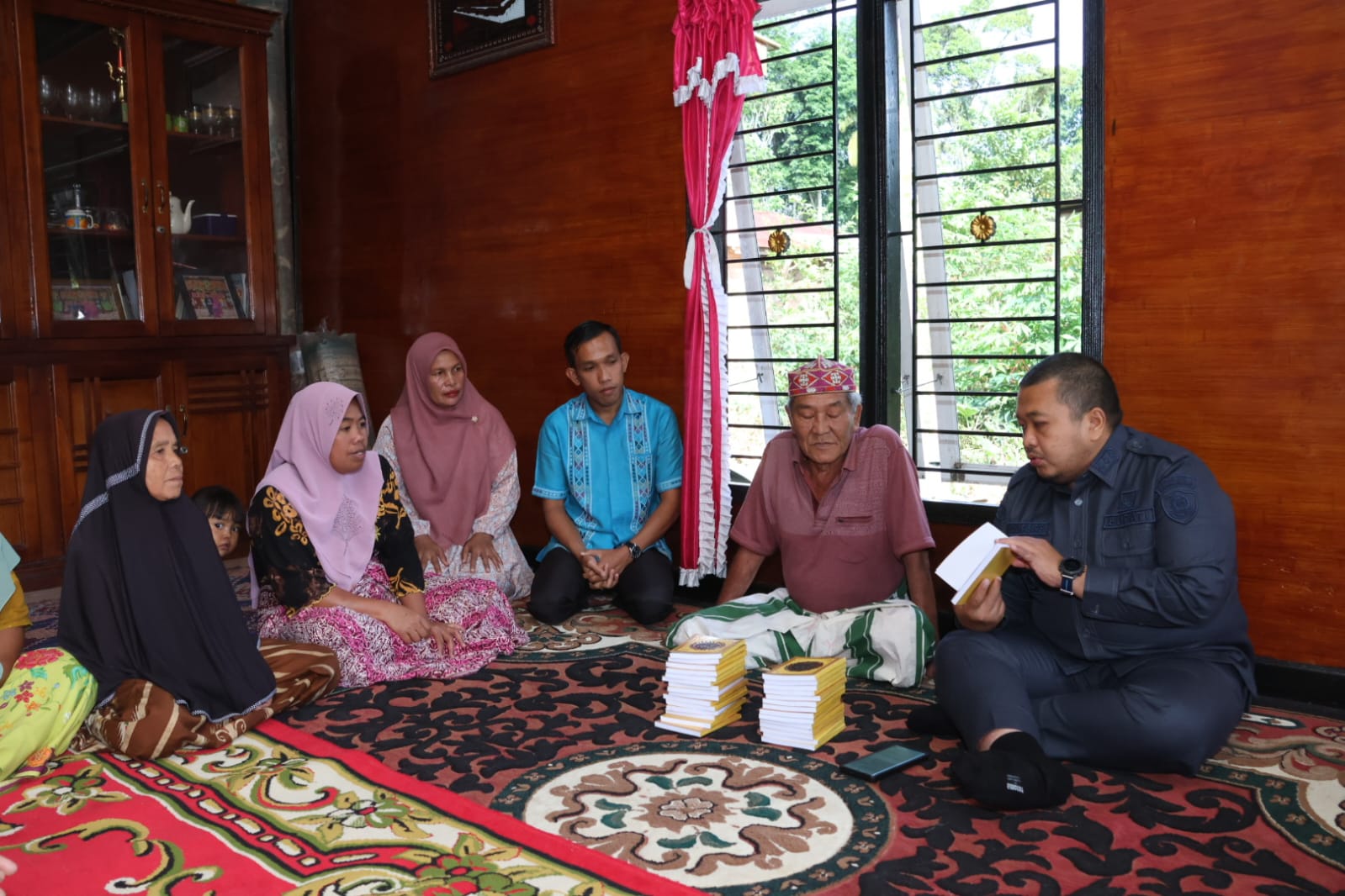 Dikasi Surat Yasin, Ibu-ibu Perwiritan : Terima Kasih Bupati Dolly