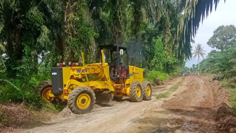 Satgas TMMD ke-121 Kodim 0204/DS Terus Mantapkan Kualitas Pengerasan Jalan Sepanjang 3,4 Km