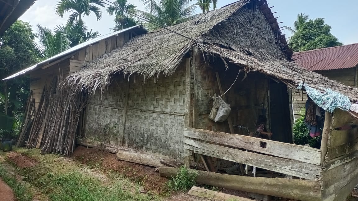 Rehab RTLH, Bakti Satgas TMMD ke-121 Kodim 0204/DS untuk Warga Kurang Mampu