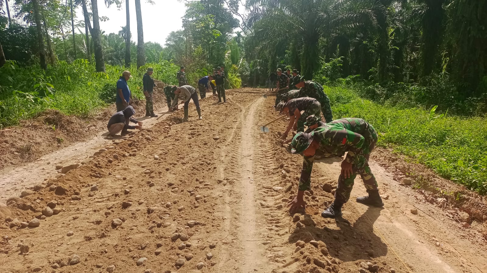 Tekad Baja Satgas TMMD Kodim 0204/DS Hadirkan Pembangunan di Desa