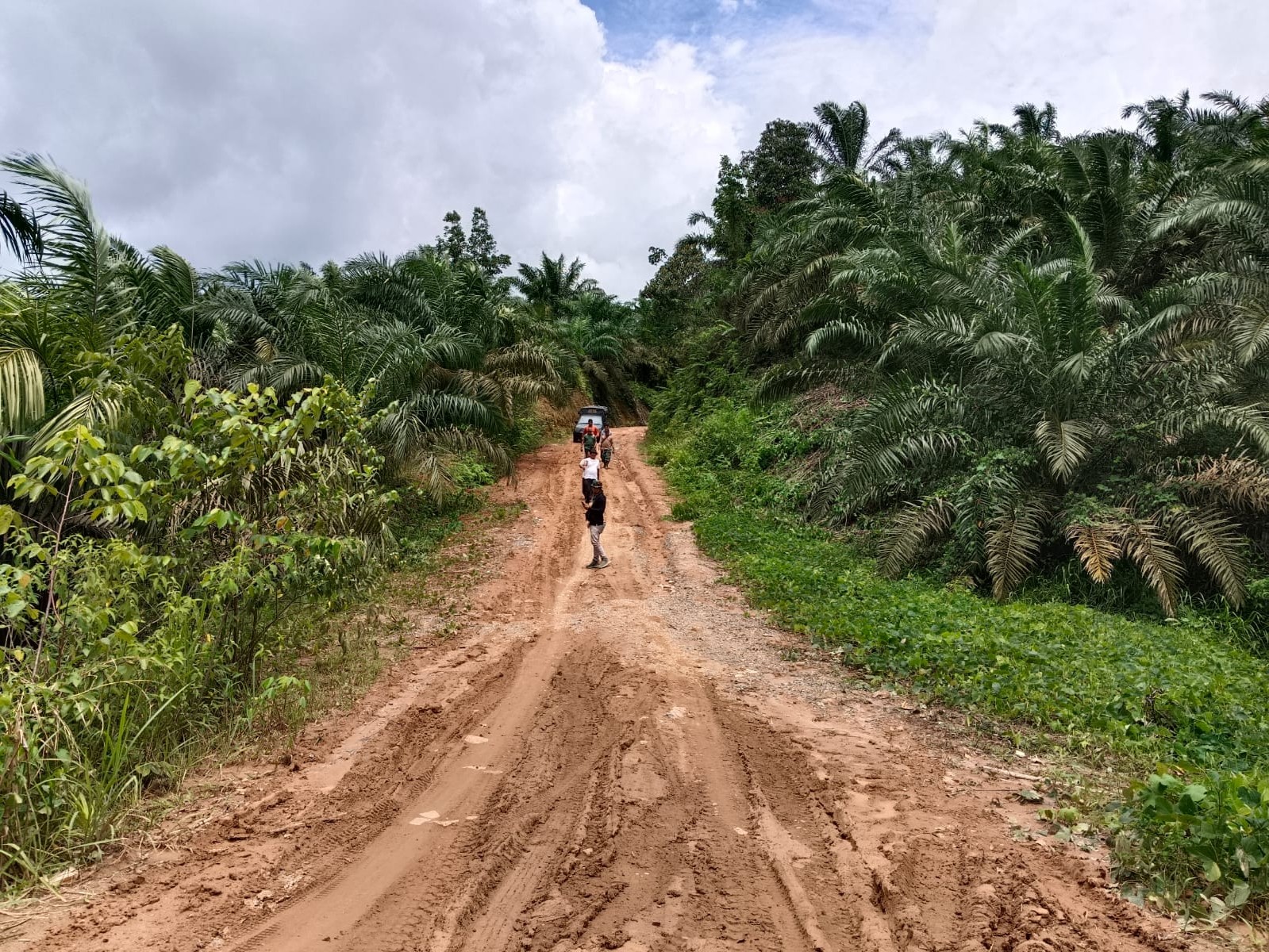 Sudah 2 Km Dibuka, Satgas TMMD ke-121 Kodim 0204/DS Terus Kebut Pembangunan 3,4 Km Jalan Pertanian