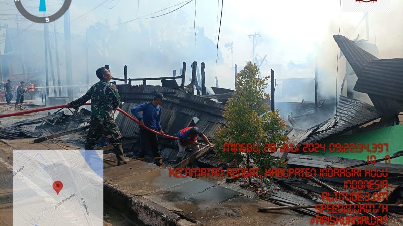 Warga Datang Ke Posko, Damkar Inhu Langsung Turunkan  4 Mobil Padamkan Sijago Merah 