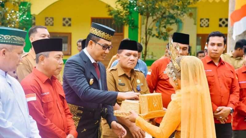 Pj. Bupati Heri Wahyudi Lepas 98 Mahasiswa/i PEMA & KKN STIT Batu Bara